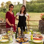 Sorelle Biologiche ファームステイ Monte Castello di Vibio